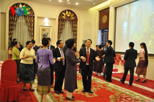 Vietnamese, Lao embassies gather in Beijing - ảnh 1